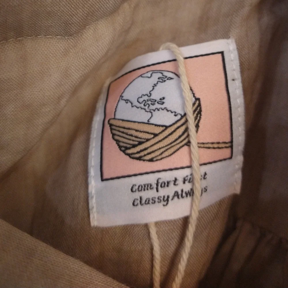 Elegant Tan Midi Skirt - Picture 4 of 5